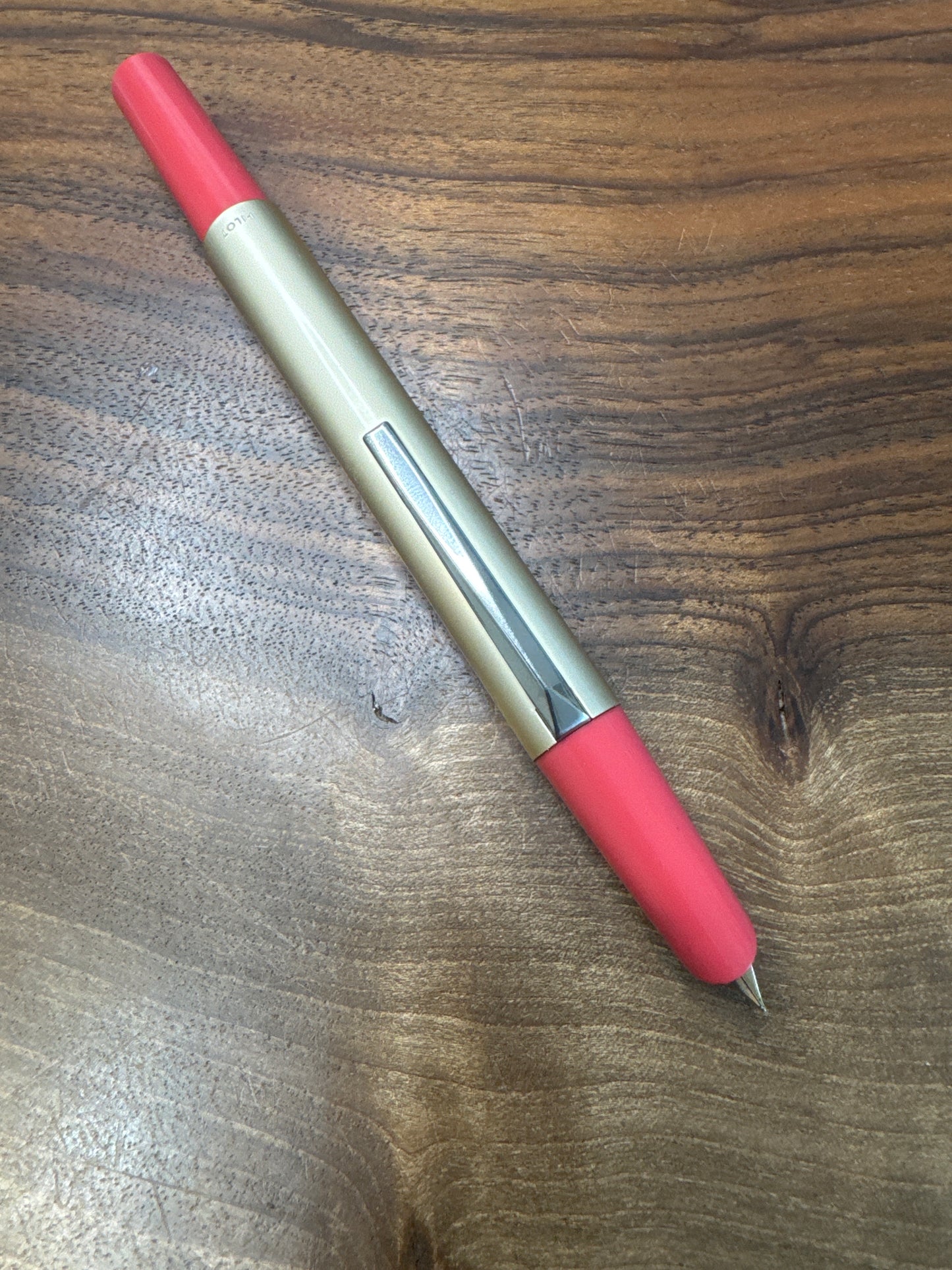 Pilot Vintage Retractable Fountain Pen In Pink/Champagne