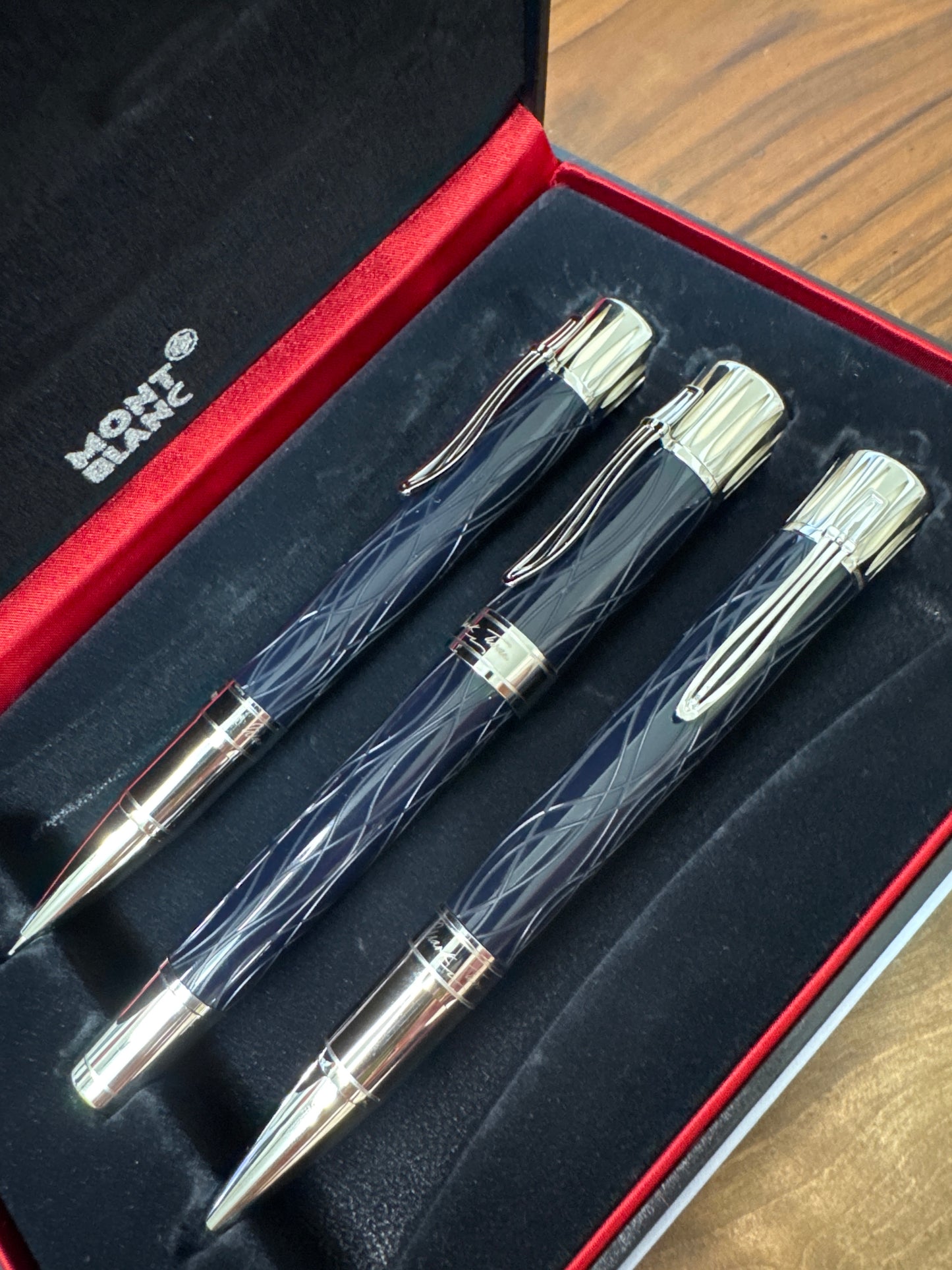 Montblanc Writers Edition 2010 Mark Twain Set (FP, BP, MP)