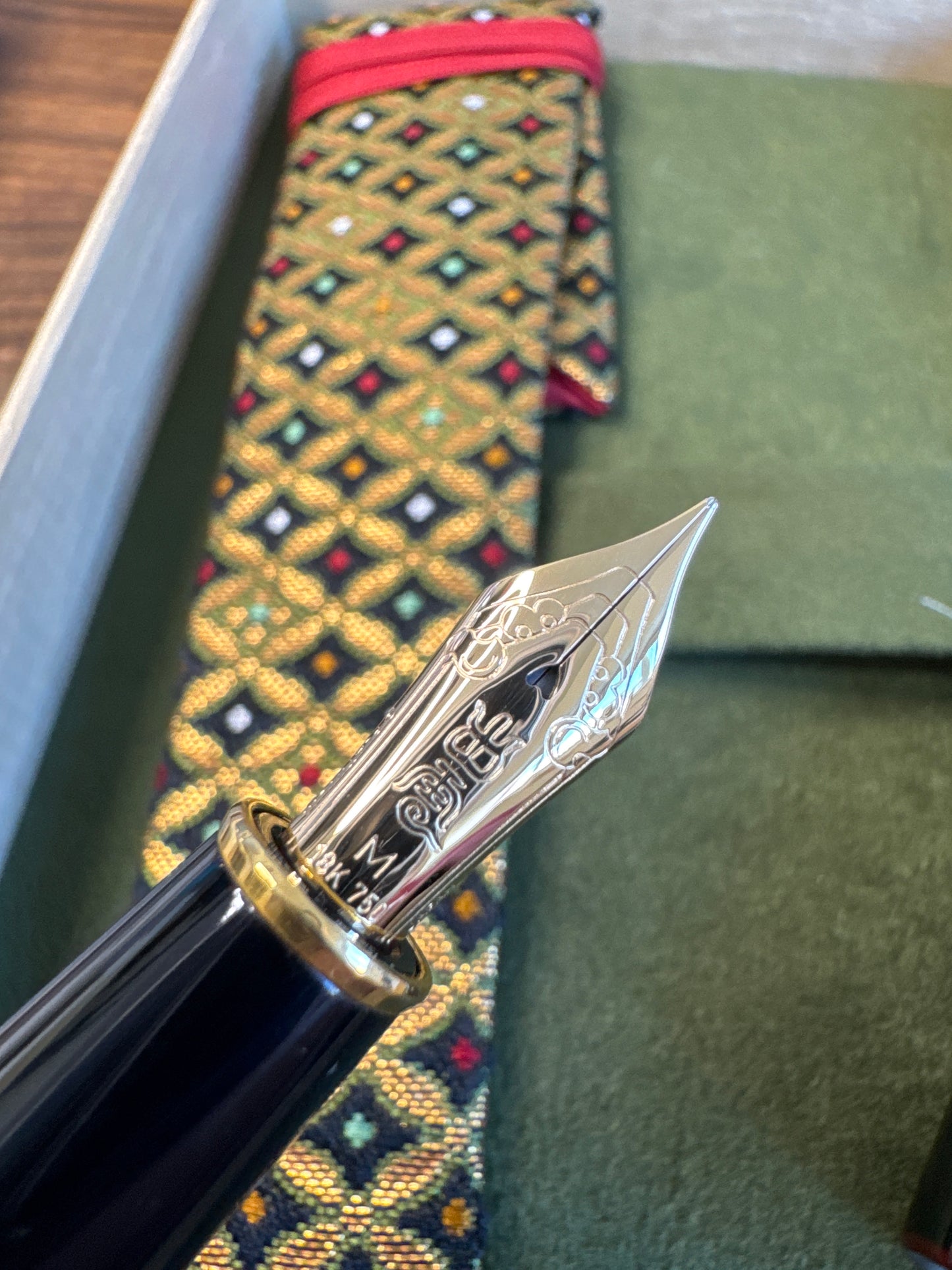 Platinum Izumo Akatame (Red) Fountain Pen Medium Nib