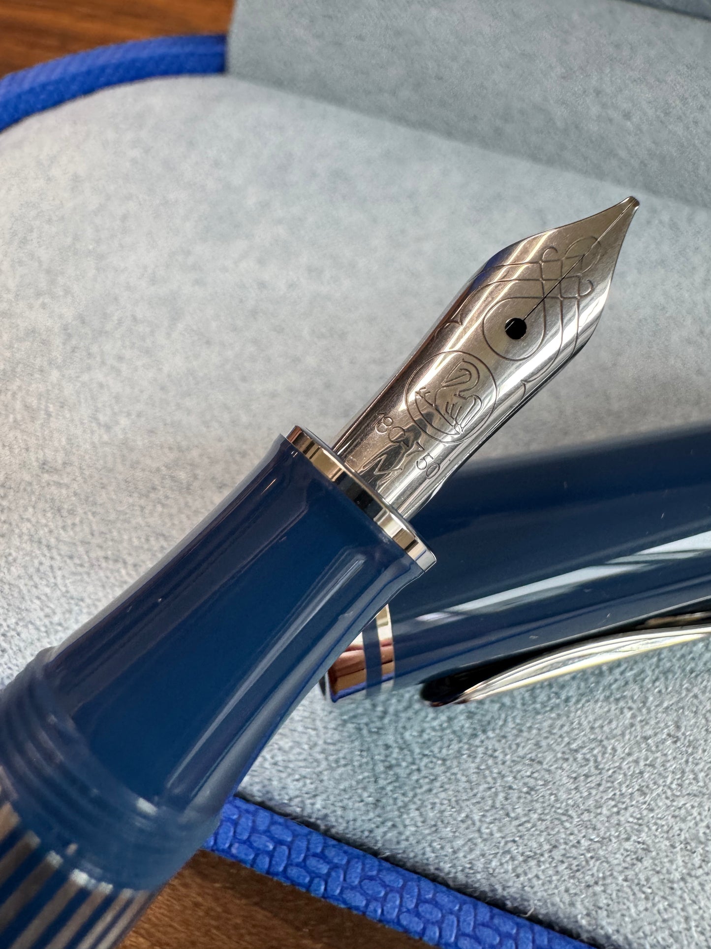 Pelikan M620 Niagara Falls Fountain Pen M
