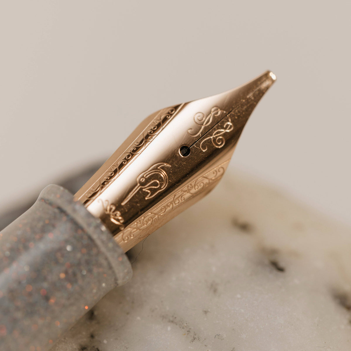 Nahvalur Original Plus Matira Quartz Fountain Pen: Stub