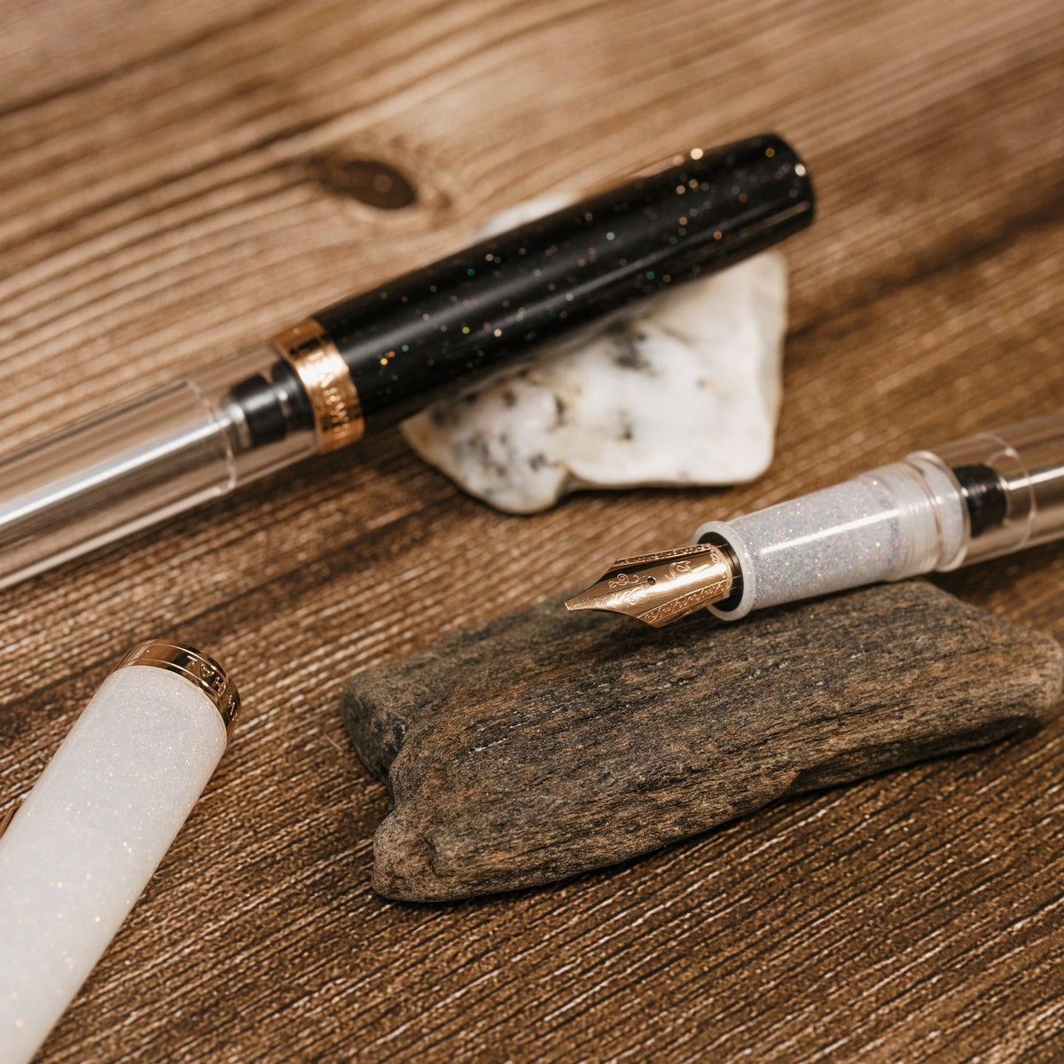 Nahvalur Original Plus Matira Quartz Fountain Pen: Medium