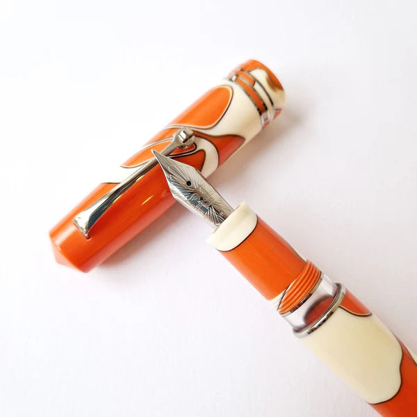 Leonardo Momento Zero Grande 2.0 Fountain Pen Imagination silver trim Medium Nib